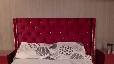 Snapshot of linsy_adams_ chatting on 12/05/25, 04:25 LINSY online show from 12/05/25, 04:25