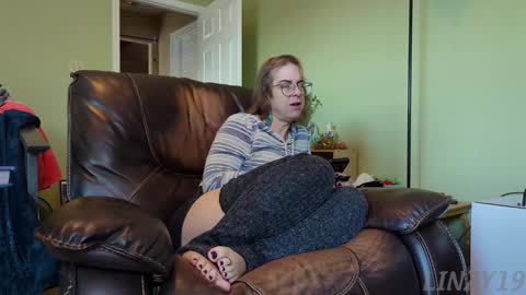 Snapshot of linzy19 chatting on 01/12/25, 03:57 Linzy19 online show from 01/12/25, 03:57