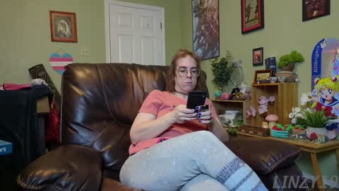 Snapshot of linzy19 chatting on 01/25/25, 03:30 Linzy19 online show from 01/25/25, 03:30