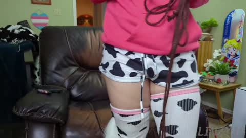 Snapshot of linzy19 chatting on 01/27/25, 10:27 Linzy19 online show from 01/27/25, 10:27