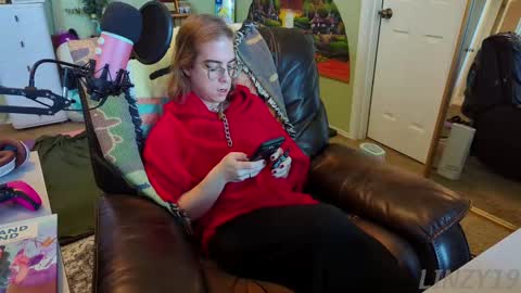 Snapshot of linzy19 chatting on 03/10/25, 04:57 Linzy19 online show from 03/10/25, 04:57