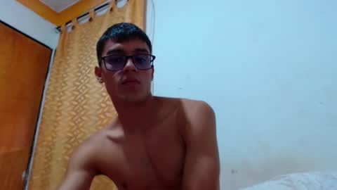 Snapshot of lion_grr chatting on 10/19/25, 10:10 lion_grr online show from 10/19/25, 10:10