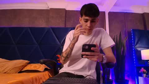 LION FOSTER online show from 12/03/25, 07:34