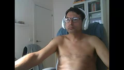 Snapshot of liongr69 chatting on 10/16/25, 10:38 liongr69 online show from 10/16/25, 10:38