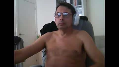 Snapshot of liongr69 chatting on 10/21/25, 12:28 liongr69 online show from 10/21/25, 12:28