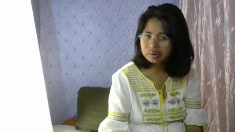 Liora selenex online show from 12/18/25, 05:46