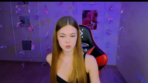 Snapshot of liora_wisp chatting on 06/15/26, 12:51 liora online show from 06/15/26, 12:51