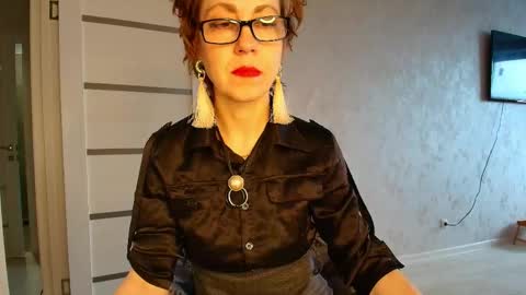 Liora Weiss online show from 04/19/26, 09:19