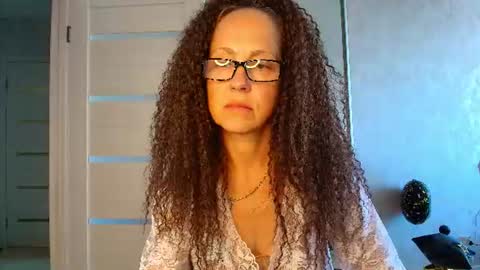 Liora Weiss online show from 06/13/26, 08:56