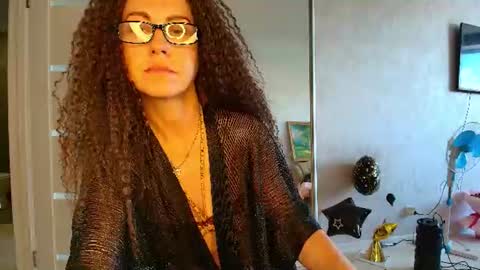 Liora Weiss online show from 06/16/26, 09:23