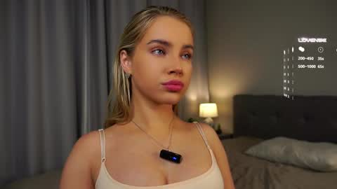 Amelia online show from 01/31/25, 01:11