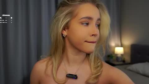 Amelia online show from 02/19/25, 01:08