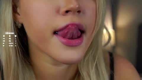 Amelia online show from 03/05/25, 01:10