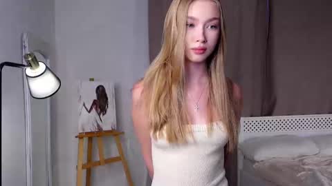 Snapshot of lipswithsweetonthem chatting on 02/27/25, 11:20 Lina online show from 02/27/25, 11:20