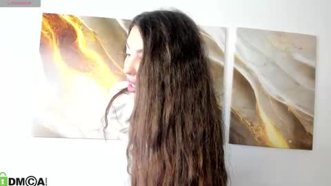 Snapshot of lira_revery chatting on 11/19/25, 01:05 Lira revery online show from 11/19/25, 01:05
