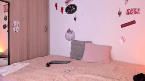 Snapshot of liry_kim chatting on 11/05/25, 02:00 liry online show from 11/05/25, 02:00