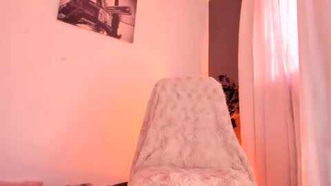 Snapshot of liry_kim chatting on 11/30/25, 09:30 liry online show from 11/30/25, 09:30