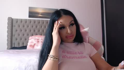 Lisa online show from 11/12/25, 08:41