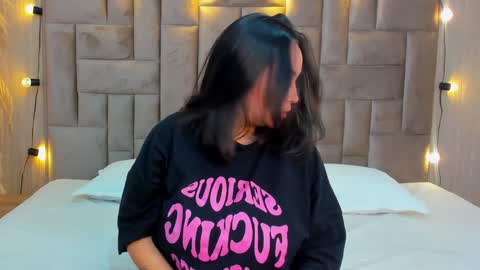 Lisa Baker online show from 01/10/25, 02:57