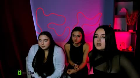 Lisa online show from 10/31/25, 11:55