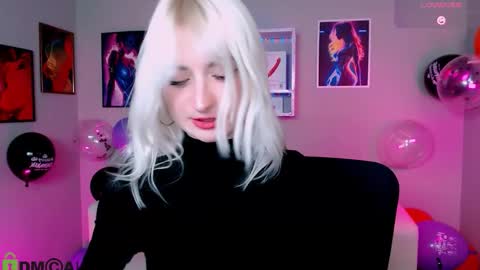 Lisa online show from 11/02/25, 08:44