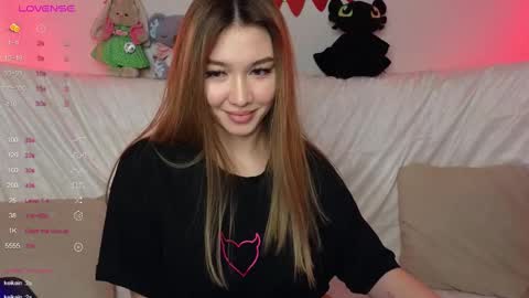 Snapshot of lisa_lit chatting on 02/25/25, 03:05 Lisa and Katerina online show from 02/25/25, 03:05