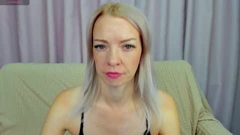 Snapshot of lisa_magnusson chatting on 10/14/25, 12:55 Lisa online show from 10/14/25, 12:55