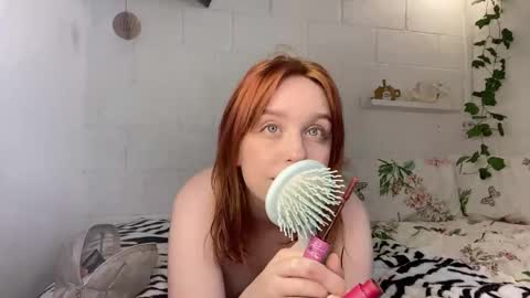 Snapshot of lisa_rogers chatting on 06/05/26, 03:24 Lisa online show from 06/05/26, 03:24