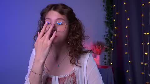  Lisa  online show from 10/18/25, 07:36