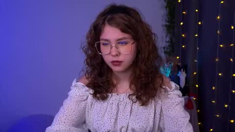  Lisa  online show from 11/11/25, 07:47