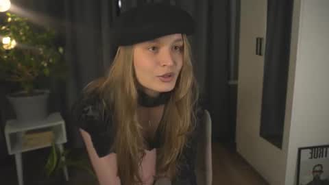 Snapshot of lisa_schiele chatting on 09/29/25, 08:13 Elisabeth or Lisa online show from 09/29/25, 08:13