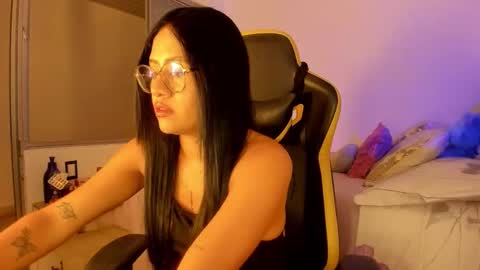 Snapshot of lisa_t08 chatting on 11/02/25, 02:25 Lisa Thompson online show from 11/02/25, 02:25