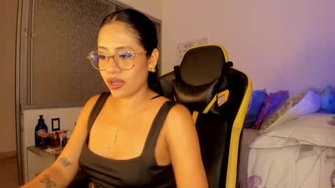 Snapshot of lisa_t08 chatting on 11/04/25, 02:10 Lisa Thompson online show from 11/04/25, 02:10