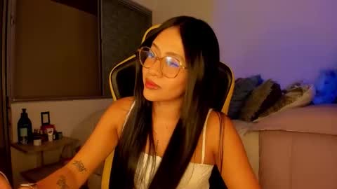 Snapshot of lisa_t08 chatting on 11/08/25, 02:34 Lisa Thompson online show from 11/08/25, 02:34