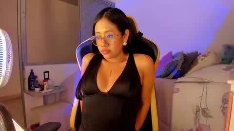 Snapshot of lisa_t08 chatting on 11/14/25, 06:01 Lisa Thompson online show from 11/14/25, 06:01