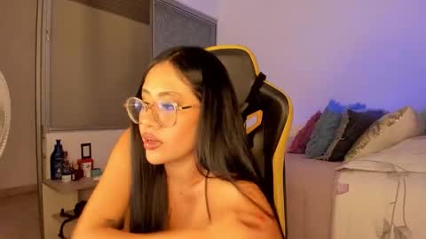 Snapshot of lisa_t08 chatting on 11/15/25, 03:37 Lisa Thompson online show from 11/15/25, 03:37