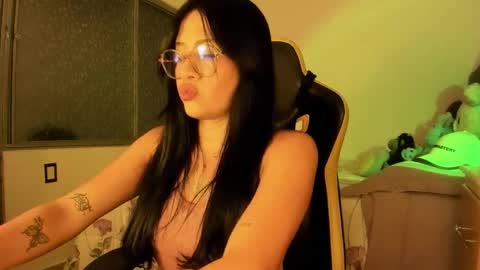 Snapshot of lisa_t08 chatting on 01/16/26, 11:09 Lisa Thompson online show from 01/16/26, 11:09