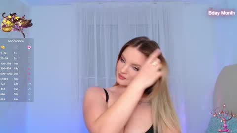 Lisa online show from 10/12/25, 12:09