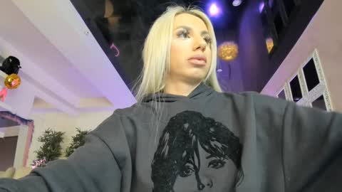 Snapshot of lisaakira chatting on 12/01/25, 06:51 onlyfans-lisaakira instagram-lisaakira9 twitter-lisaakira4 online show from 12/01/25, 06:51