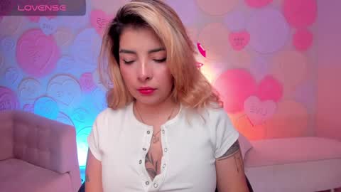 Snapshot of lisamonroe_ chatting on 12/15/24, 11:55 LISA MONROE online show from 12/15/24, 11:55
