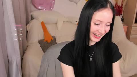 Snapshot of lisamooore chatting on 10/18/25, 04:19 Lisa Moore online show from 10/18/25, 04:19