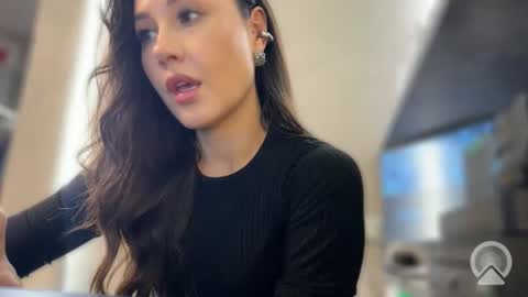 lisandriaaa online show from 06/06/26, 12:21