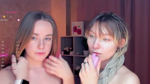 Hello our names are Kate and Alice this is our first day here. online show from 12/08/24, 07:05