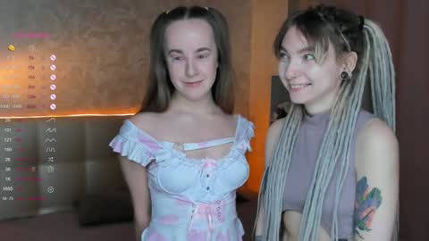 Hello our names are Kate and Alice this is our first day here. online show from 12/09/24, 01:07