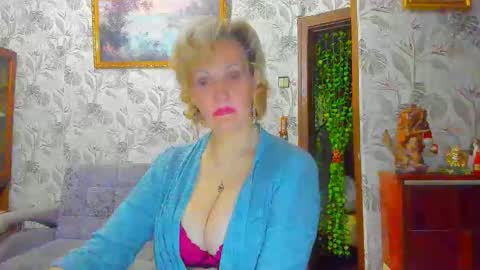 Lisasimsxs online show from 02/15/26, 11:45