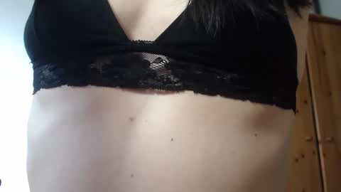 Snapshot of lisaskybaby chatting on 05/06/26, 05:57 Lisaskybaby online show from 05/06/26, 05:57