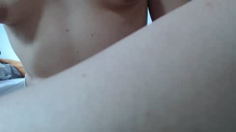 Snapshot of lisaskybaby chatting on 06/17/26, 05:54 Lisaskybaby online show from 06/17/26, 05:54