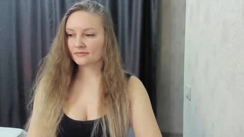 Snapshot of lisavanoranje chatting on 11/03/25, 11:15 Lisa online show from 11/03/25, 11:15