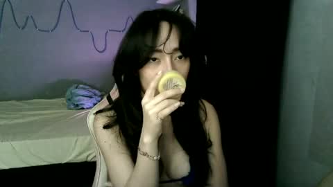 Snapshot of lisawagner07 chatting on 06/22/26, 05:21 Xinli Su online show from 06/22/26, 05:21
