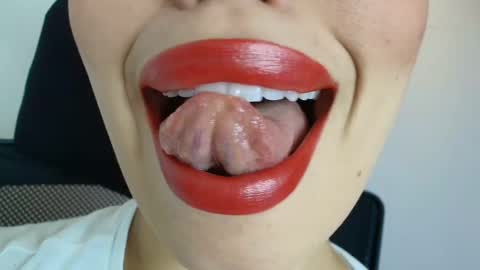 Snapshot of lisbet_21x chatting on 10/09/25, 12:52 Lisbet online show from 10/09/25, 12:52